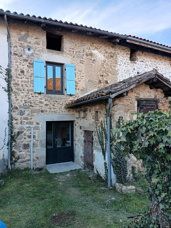 Le Gite Du Puits Brigueuil Exterior photo